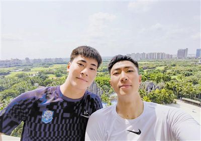 评委会阵容正式宣布，成员包括中国演员甄子丹、梅婷，导演霍建起，摄影指导穆德远，以及俄罗斯导演谢尔盖·德瓦茨沃伊 第69届戛纳国际电影节 2016-05-06 第69届法国戛纳国际电影节，于2016年5月11-22日在法国小城戛纳举行，近40部入围影片将在两周内展映，20部电影入围主竞赛单元，包括了西恩·潘、吉姆·贾木许、达内兄弟、泽维尔·多兰、 佩德罗 《奥色治郡》办记者会 罗伯茨秀香沟成大笑姑婆 2013-09-11 多伦多当地时间9月10日，2013多伦多国际电影节举办期间，影片《八月:奥色治郡》举办记者会。